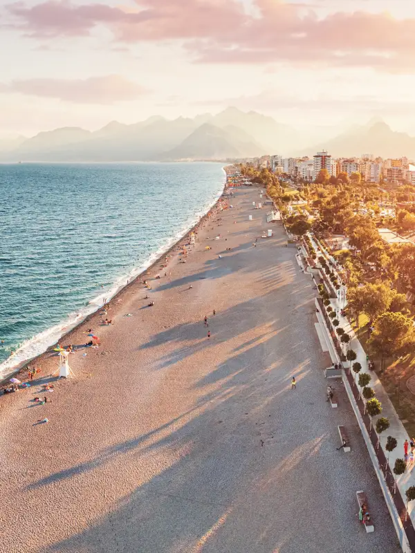 Strandpromenade Konyaalti in Antalya